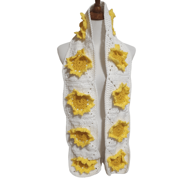 Sunflowers in Snow Scarf Crochet Pattern - My Fingers Fly